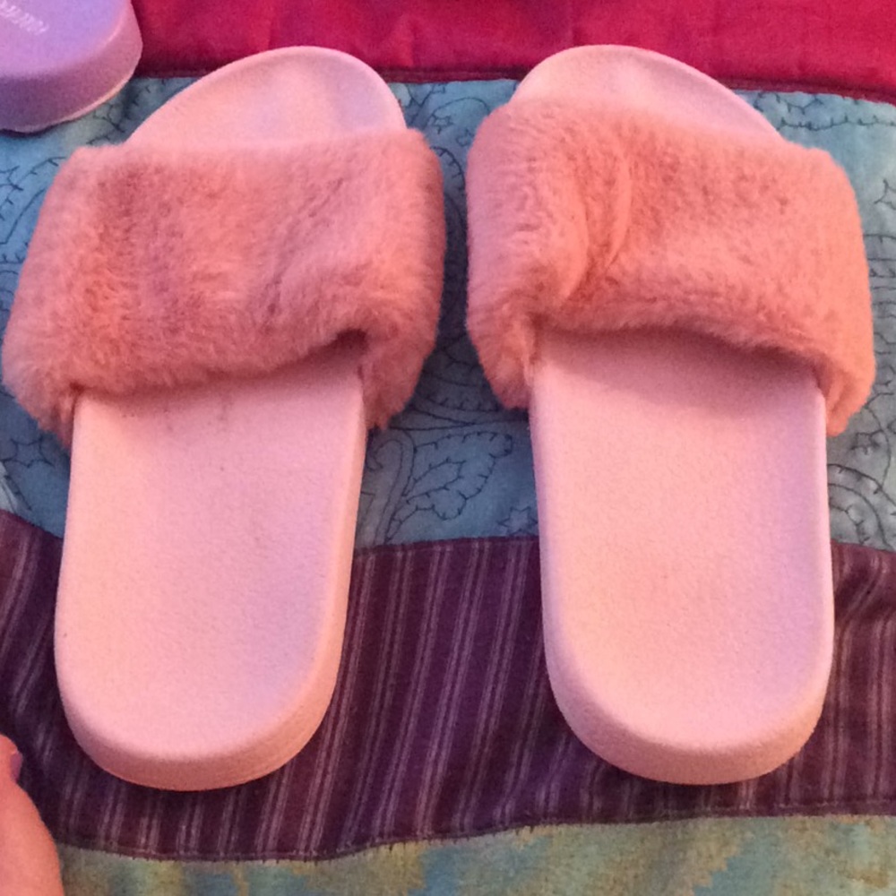 Fuzzy slips - Picture 2 of 3